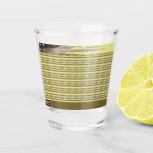 Een ontwerp van een vaas met bloemen erin shot glas