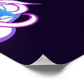 Een open  venster met slangen tegen een achtergron poster (Hoek)