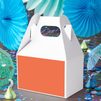 Een oranje achtergrond met een bedankdoosjes