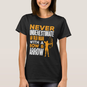 Een oud Man met een boog & pijl boogschieten T-shirt