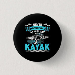 Een oud Man met een Kayak Ronde Button 3,2 Cm