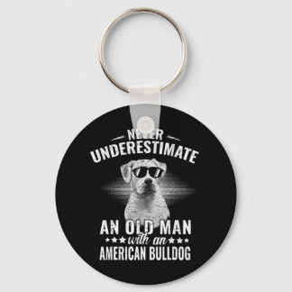 Een oud Man nooit onderschatten met een Amerikaans Sleutelhanger