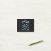 Een oud Man op een fiets Post-it® Notes (Op bureau)