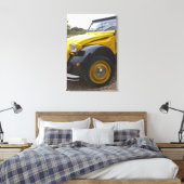 Een oud zwart-geel citroen 2CV 2 CV, Canvas Afdruk (Insitu (Slaapkamer))