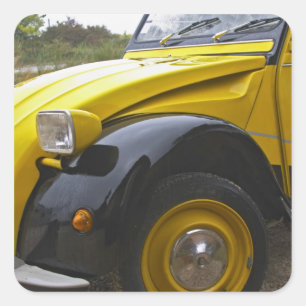 Een oud zwart-geel citroen 2CV 2 CV, Vierkante Sticker
