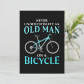 Een Oude Man Op Een Fiets Kaart (Staand voorkant)
