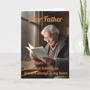 Een oude vader die een brief lees kaart