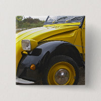 Een oude zwarte en gele Citroen 2CV 2 CV,