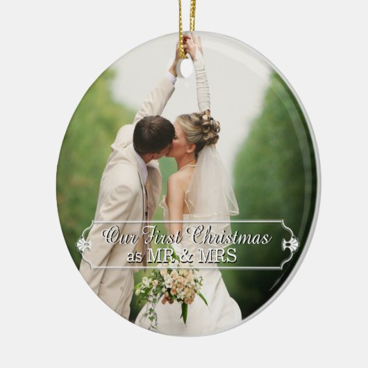 Een paar heren en mevrouw Eerste Kerstfeestdag Keramisch Ornament (Links)