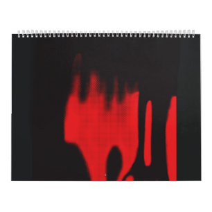 Een paar schoenen die op een verdieping zitten kalender