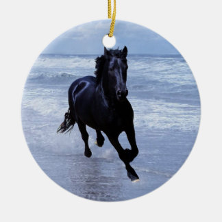 Een paard met vrije kerstboom keramisch ornament