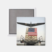 Een pallet met humanitaire hulpgoederen magneet (Voorkant / Achterkant)