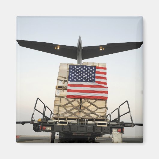 Een pallet met humanitaire hulpgoederen magneet (Voorkant)