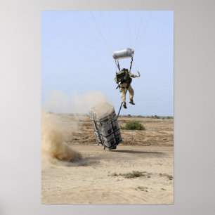 Een pararescueman valt het gebied binnen poster