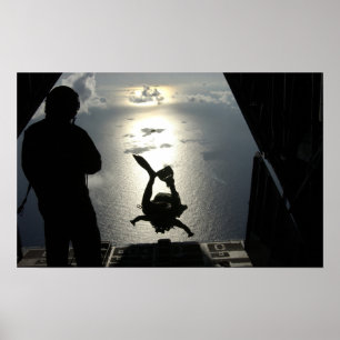 Een pararescueman van de luchtmacht poster