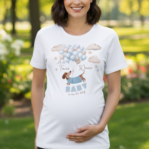 Een piepklein babyjongetje zwangerschapsaankondigi Tri-Blend shirt