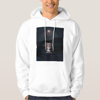 Een pikzwart zee dat schijnt in het volle maanlich hoodie