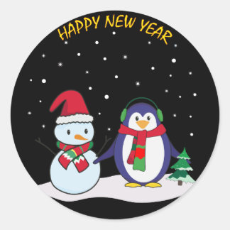 Een pinguïn en een sneeuwman, gelukkig nieuwjaar! ronde sticker