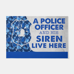 Een politieagent en zijn Siren wonen hier Deurmat