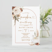 Een pompoen is onderweg naar Baby shower Kaart (Staand voorkant)