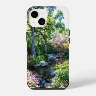 een prachtig lentelandschap in een Japanse tuin iPhone 14 Hoesje