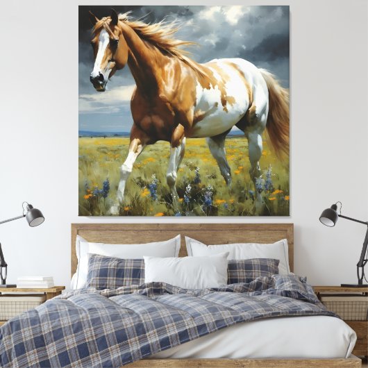 Een prachtig Pinto Paard in de wei Canvas Afdruk (Insitu (Slaapkamer))
