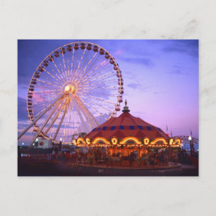 Een reuzenrad en draaimolen bij de Navy Pier in Briefkaart