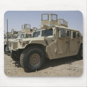 Een rij humvees van het Militaire Politiek van de Muismat