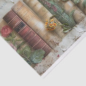 Een rij van oude boek stekels met verfraaide bloem tissuepapier (Detail)