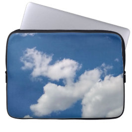 Een rij wolken laptop sleeve