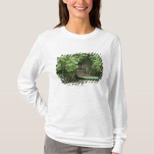 Een ringboot rende op een paar trappen langs de ku t-shirt