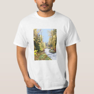 Een rivier loopt erdoorheen t-shirt