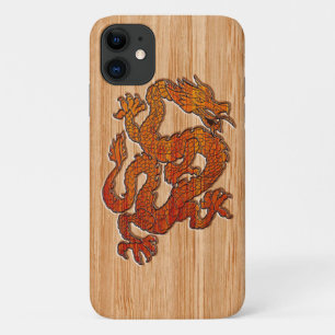 Een rode draak op Bamboe als iPhone 11 Hoesje