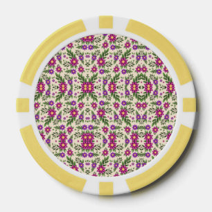Een ronde decoratieve plaat met een gedetailleerde poker chips