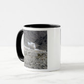 Een ronde van een AT-4 kleine raketwerper Mok (Voorkant links)