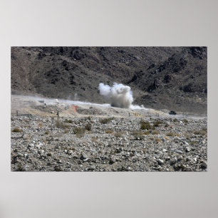 Een ronde van een AT-4 kleine raketwerper Poster