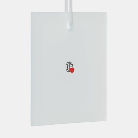 Een rood hartsymbool gemaakt met vloeiende, gedurf glas ornament (Voorkant Rechts)