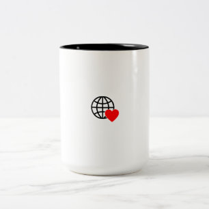 Een rood hartsymbool gemaakt met vloeiende, gedurf tweekleurige koffiemok