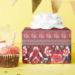 Een rood-zwart schilderij met een rood hart erop cadeaupapier