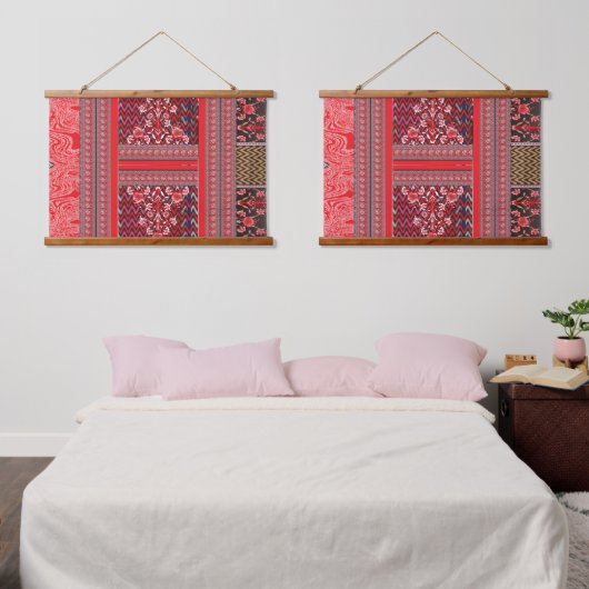 Een rood-zwart schilderij met een rood hart erop hangend wandkleed (Slaapkamer)