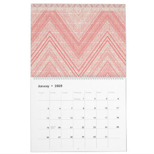 Een roze en witte achtergrond met een diamantpatro kalender