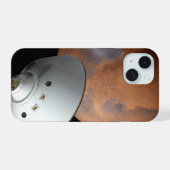 Een ruimteschip in aeroshell nadert Mars. iPhone 15 Hoesje (Achterkant horizontaal)