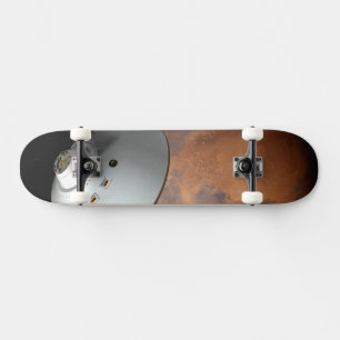 Een ruimteschip in aeroshell nadert Mars. Skateboard
