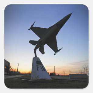 Een schaalmodel van een F-16 C die valk vecht Vierkante Sticker