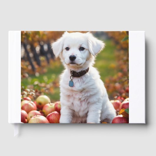 Een schattig klein wit hondje zit gastenboek (Voorkant)