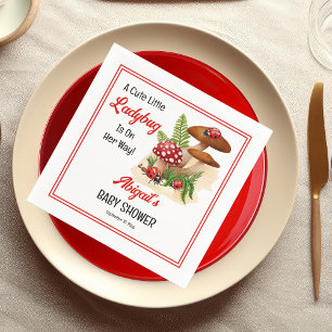 Een schattig lieveheersbeestje is op weg naar het  servet