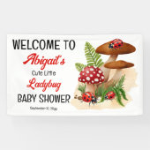 Een schattig lieveheersbeestje is op weg naar het spandoek (Horizontaal)