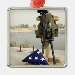 Een scherm met dode soldaten metalen ornament