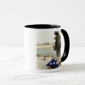 Een scherm met dode soldaten mok (Voorkant rechts)