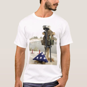 Een scherm met dode soldaten t-shirt